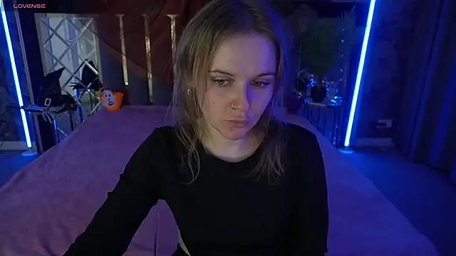 MaribelRiverr  online show from 10-27-25, 06:39