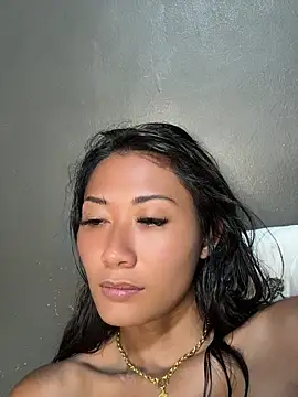 Snapshot of thai-dreamgirl chatting on 05-29-26, 11:30 thai-dreamgirl online show from 05-29-26, 11:30