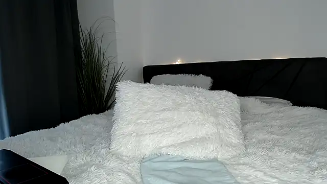 ElizabethAC online show from 11-19-25, 08:14