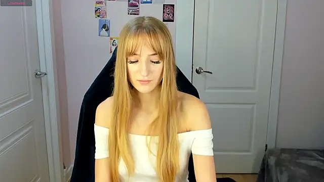 Snapshot of Stacy_River chatting on 12-23-24, 08:22 Stacy River online show from 12-23-24, 08:22