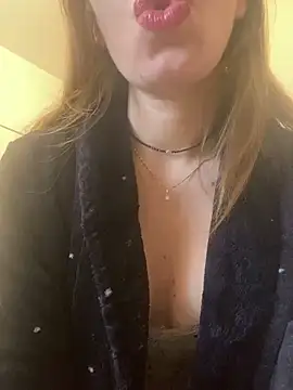 Snapshot of EvaRush chatting on 02-28-25, 08:20 EvaRush online show from 02-28-25, 08:20