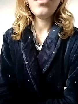 Snapshot of EvaRush chatting on 11-06-25, 09:43 EvaRush online show from 11-06-25, 09:43