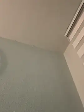 Snapshot of derFickerali chatting on 03-21-25, 02:18 derFickerali online show from 03-21-25, 02:18