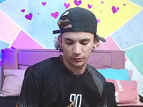 tylor boy online show from 09-13-25, 02:22