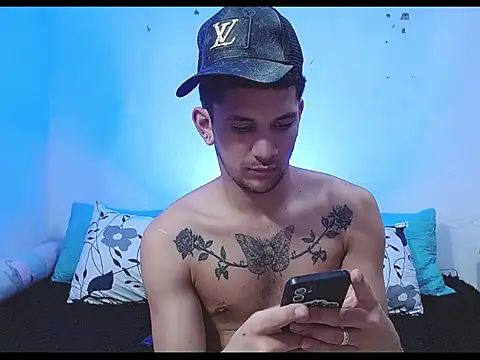 Snapshot of tylor_boy chatting on 04-17-26, 09:29 tylor boy online show from 04-17-26, 09:29