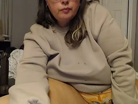 LauLauPAWG online show from 11-04-25, 12:21