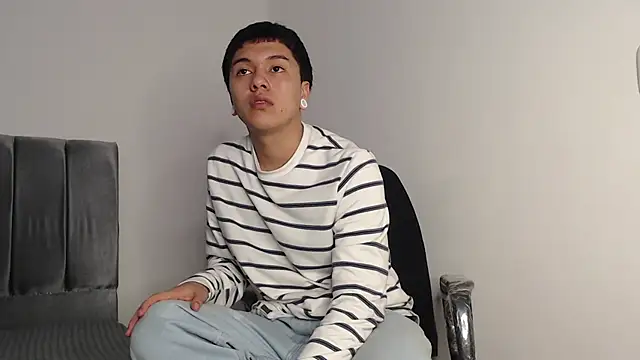 alex-lover online show from 11-18-25, 01:44