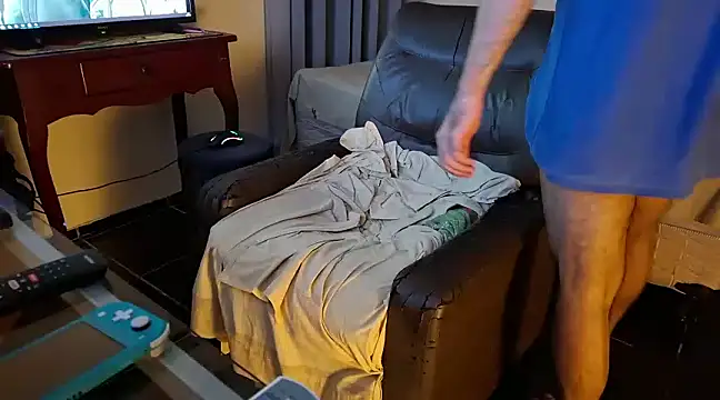 Snapshot of LUH133 chatting on 01-21-25, 02:43 LUH133 online show from 01-21-25, 02:43