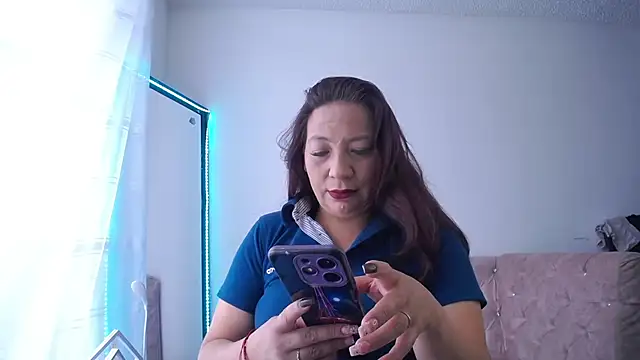 lorenalover24 online show from 02-08-25, 04:57