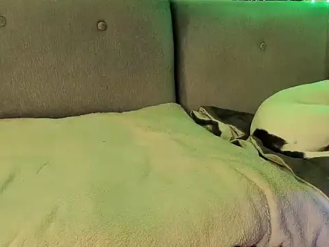 jonhcarrie online show from 10-30-25, 01:40