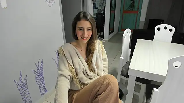 Snapshot of RachelJones_ chatting on 06-01-26, 06:37 RachelJones online show from 06-01-26, 06:37