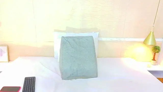 Chocolatte bar online show from 11-11-25, 01:55