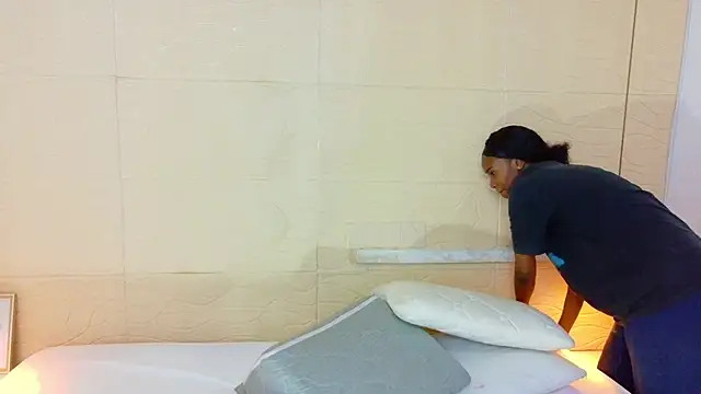 Chocolatte bar online show from 12-03-25, 02:04