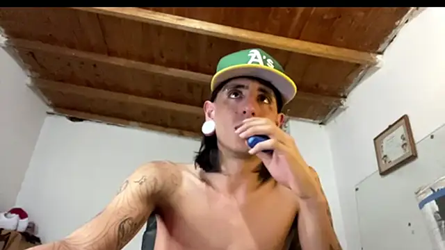 Matthew Dixonn online show from 01-28-25, 05:54