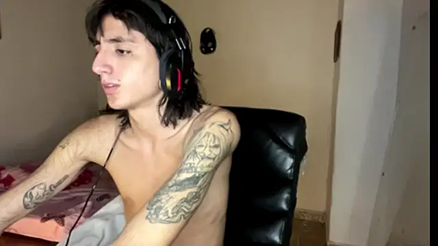 Matthew Dixonn online show from 02-06-25, 01:05