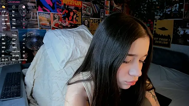 Butterflys1268 online show from 03-19-25, 08:22