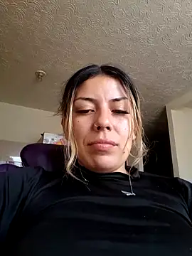 Snapshot of Sweel_Leyva18 chatting on 05-19-26, 06:36 Sweel Leyva18 online show from 05-19-26, 06:36