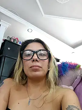 Snapshot of Sweel_Leyva18 chatting on 06-05-26, 08:36 Sweel Leyva18 online show from 06-05-26, 08:36