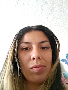 Snapshot of Sweel_Leyva18 chatting on 06-18-26, 06:45 Sweel Leyva18 online show from 06-18-26, 06:45