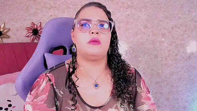 juli 2tyes online show from 01-11-26, 03:00