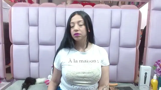 Snapshot of slut_anal_ chatting on 02-18-25, 09:20 slut anal online show from 02-18-25, 09:20