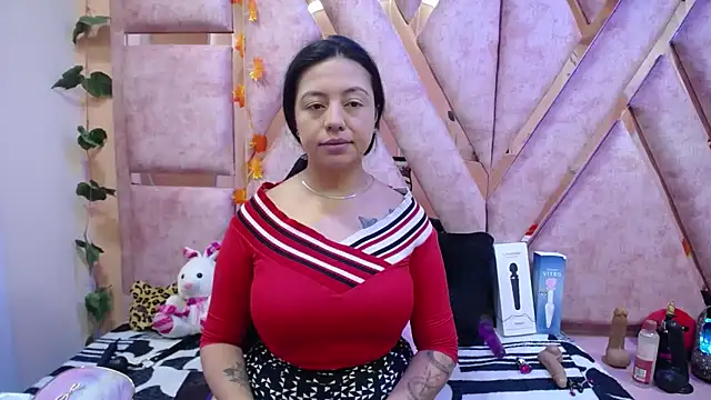 Snapshot of slut_anal_ chatting on 11-29-25, 07:17 slut anal online show from 11-29-25, 07:17