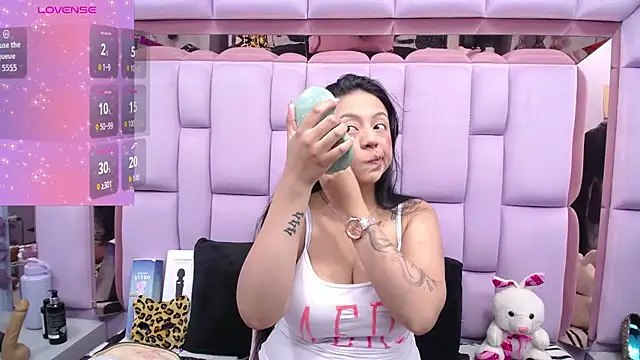 Snapshot of slut_anal_ chatting on 12-02-25, 06:25 slut anal online show from 12-02-25, 06:25