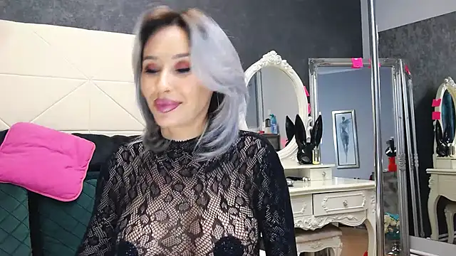 IssaSmith online show from 03-02-25, 11:39