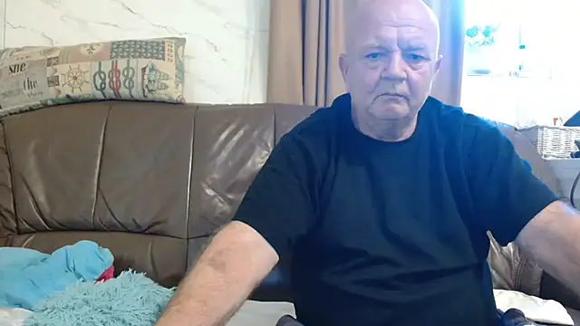 fullballs6 online show from 06-18-26, 04:33