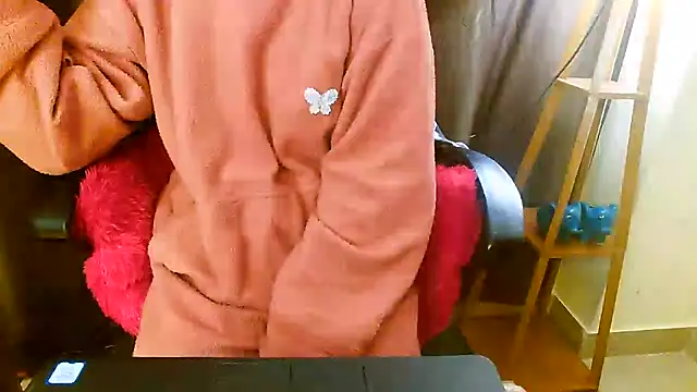 Snapshot of simrann_69 chatting on 01-18-25, 08:30 simrann 69 online show from 01-18-25, 08:30