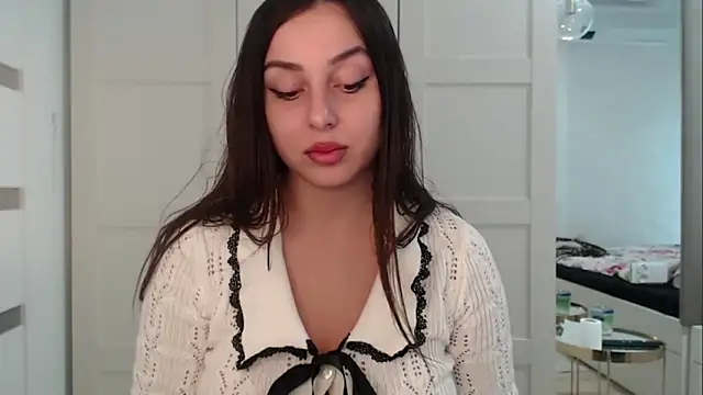 courtneyPerfect online show from 10-10-25, 01:54