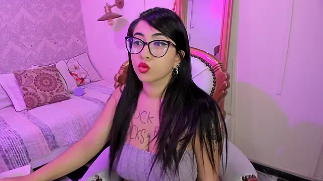 Sexy cristall  online show from 03-02-25, 10:03