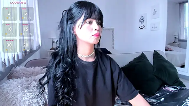 HannaKim online show from 12-18-24, 02:38