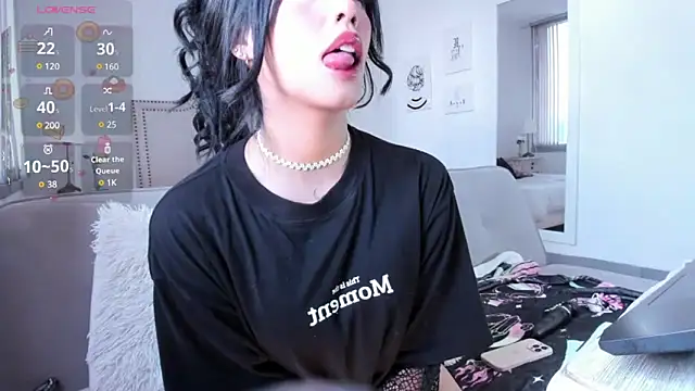 HannaKim online show from 01-13-25, 03:26