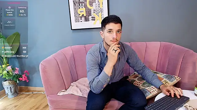 Snapshot of Jacob_Rodriguez11 chatting on 12-20-24, 04:53 Jacob Rodriguez11 online show from 12-20-24, 04:53