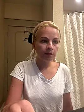 girlfriendmissy online show from 11-17-25, 12:49