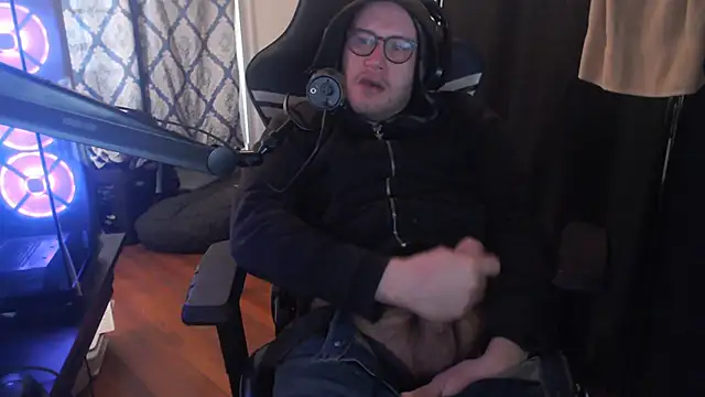 Snapshot of chicostick413 chatting on 02-12-26, 01:06 chicostick413 online show from 02-12-26, 01:06