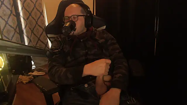 Snapshot of chicostick413 chatting on 02-16-26, 03:30 chicostick413 online show from 02-16-26, 03:30