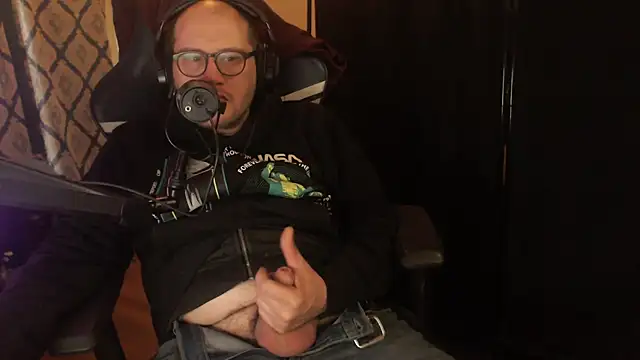 Snapshot of chicostick413 chatting on 02-18-26, 06:37 chicostick413 online show from 02-18-26, 06:37