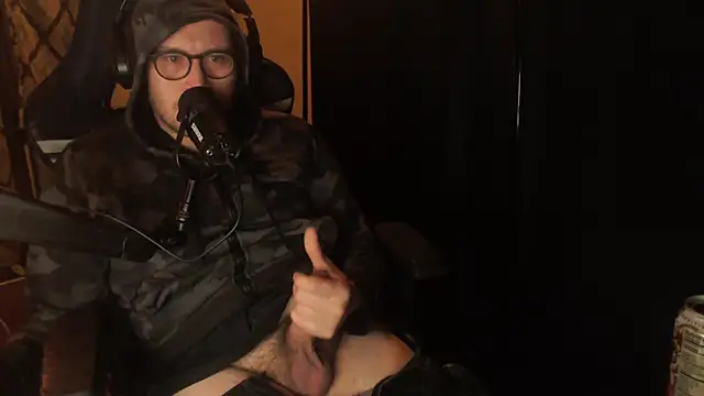 Snapshot of chicostick413 chatting on 03-16-26, 01:33 chicostick413 online show from 03-16-26, 01:33