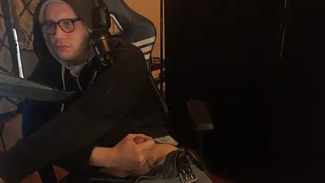 Snapshot of chicostick413 chatting on 04-01-26, 11:44 chicostick413 online show from 04-01-26, 11:44