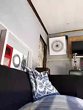 Snapshot of Chocolate_factory_man chatting on 01-05-25, 10:53 Chocolate factory man online show from 01-05-25, 10:53