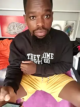 Snapshot of Chocolate_factory_man chatting on 01-23-25, 06:49 Chocolate factory man online show from 01-23-25, 06:49