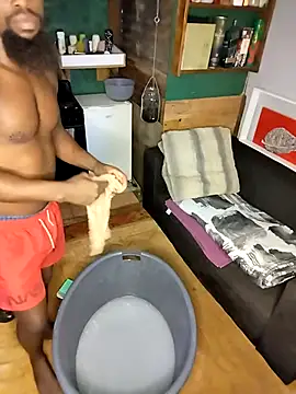 Snapshot of Chocolate_factory_man chatting on 03-14-25, 03:47 Chocolate factory man online show from 03-14-25, 03:47