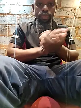 Snapshot of Chocolate_factory_man chatting on 10-17-25, 07:05 Chocolate factory man online show from 10-17-25, 07:05