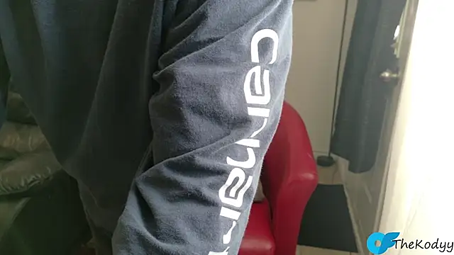 Snapshot of Thekodyy chatting on 10-10-25, 01:32 Thekodyy online show from 10-10-25, 01:32