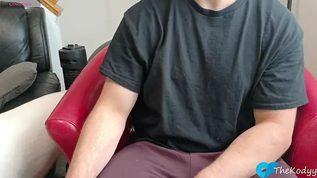 Snapshot of Thekodyy chatting on 10-17-25, 02:08 Thekodyy online show from 10-17-25, 02:08