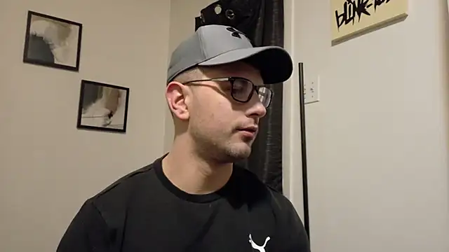 Snapshot of Thekodyy chatting on 11-30-25, 12:09 Thekodyy online show from 11-30-25, 12:09