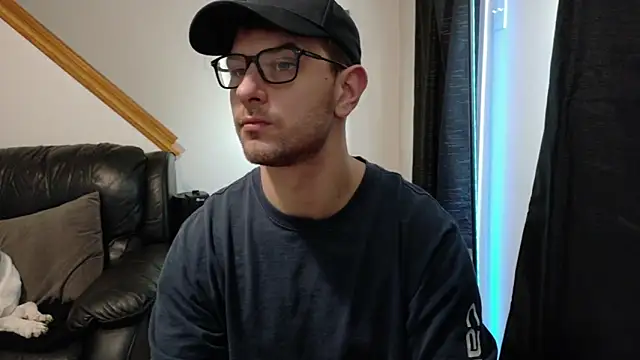 Snapshot of Thekodyy chatting on 12-20-25, 01:40 Thekodyy online show from 12-20-25, 01:40