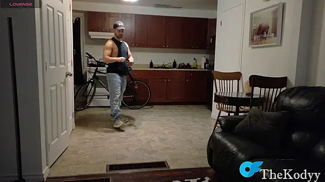 Snapshot of Thekodyy chatting on 01-13-26, 10:31 Thekodyy online show from 01-13-26, 10:31